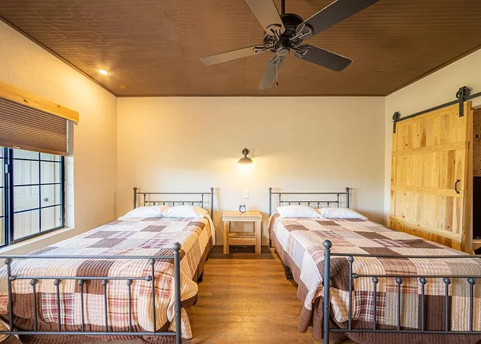 Miners #1 - Two Double Beds And Private Balcony * Tombstone