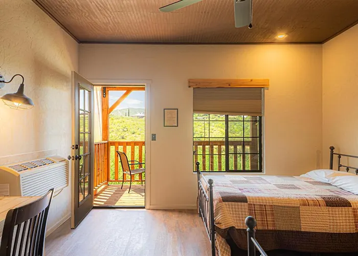 Miners #1 - Two Double Beds And Private Balcony * Tombstone